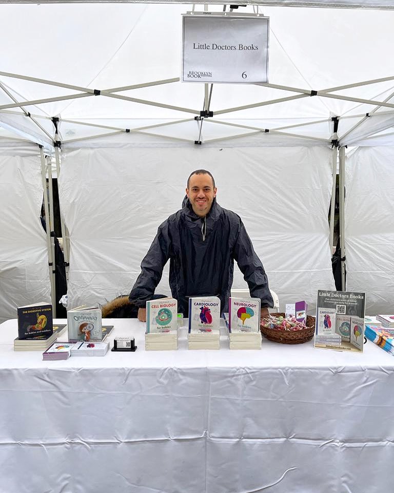 When I started medical school 17 years ago I never thought this is what I’d be doing 📚