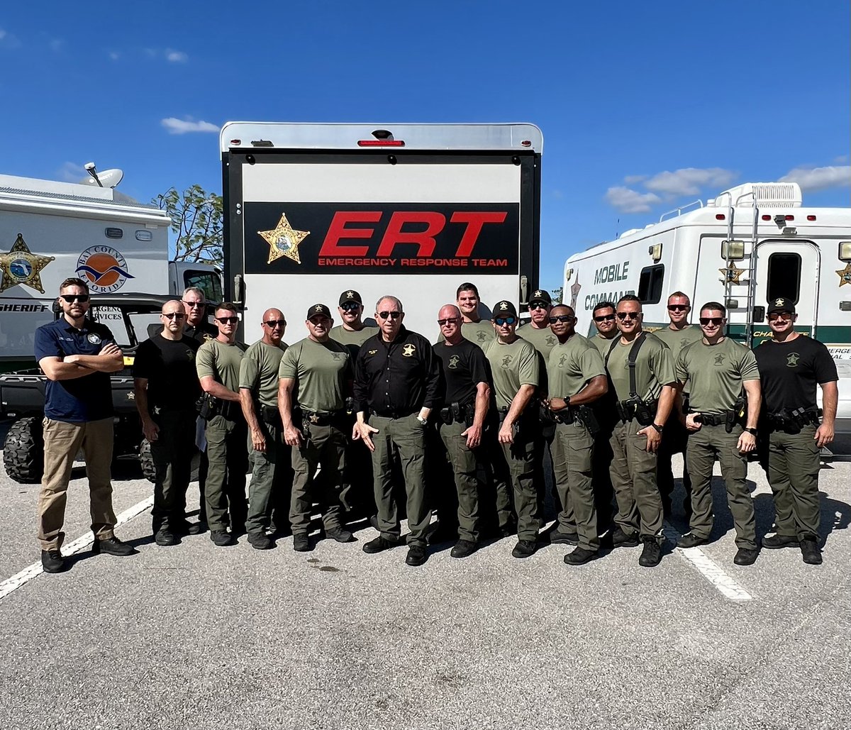 John Snyder (@johnfsnyder) on Twitter photo This is what Florida is all about! It was an honor to join <a href="/MartinFLSheriff/">MartinCountySheriff</a> and his Emergency Response Team along with many other LEO agencies to provide anti-looting and general public safety support to Lee & Charlotte County. This is what Florida is all about! It was an honor to join <a href="/MartinFLSheriff/">MartinCountySheriff</a> and his Emergency Response Team along with many other LEO agencies to provide anti-looting and general public safety support to Lee & Charlotte County.