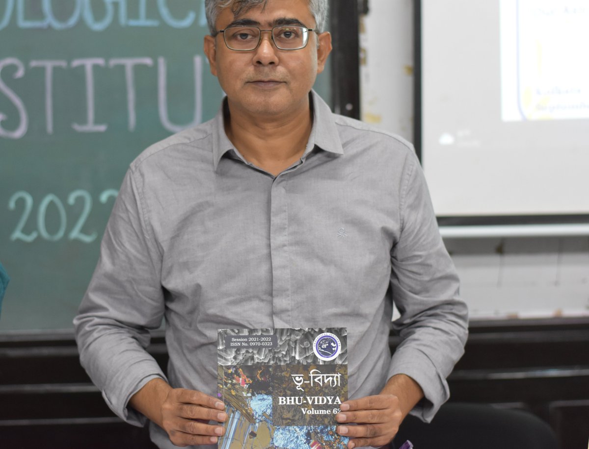 INDeep_earth's tweet photo. Earlier this week, we published our annual departmental journal Bhu-Vidya at the 99th Annual General Meeting of the Geological Institute. It was an excellent opportunity for me to serve as the editor of the 62nd Edition of Bhu-Vidya 😁🔥

#gipresidencyuni #bhuvidya https://t.co/lTddNn5n91