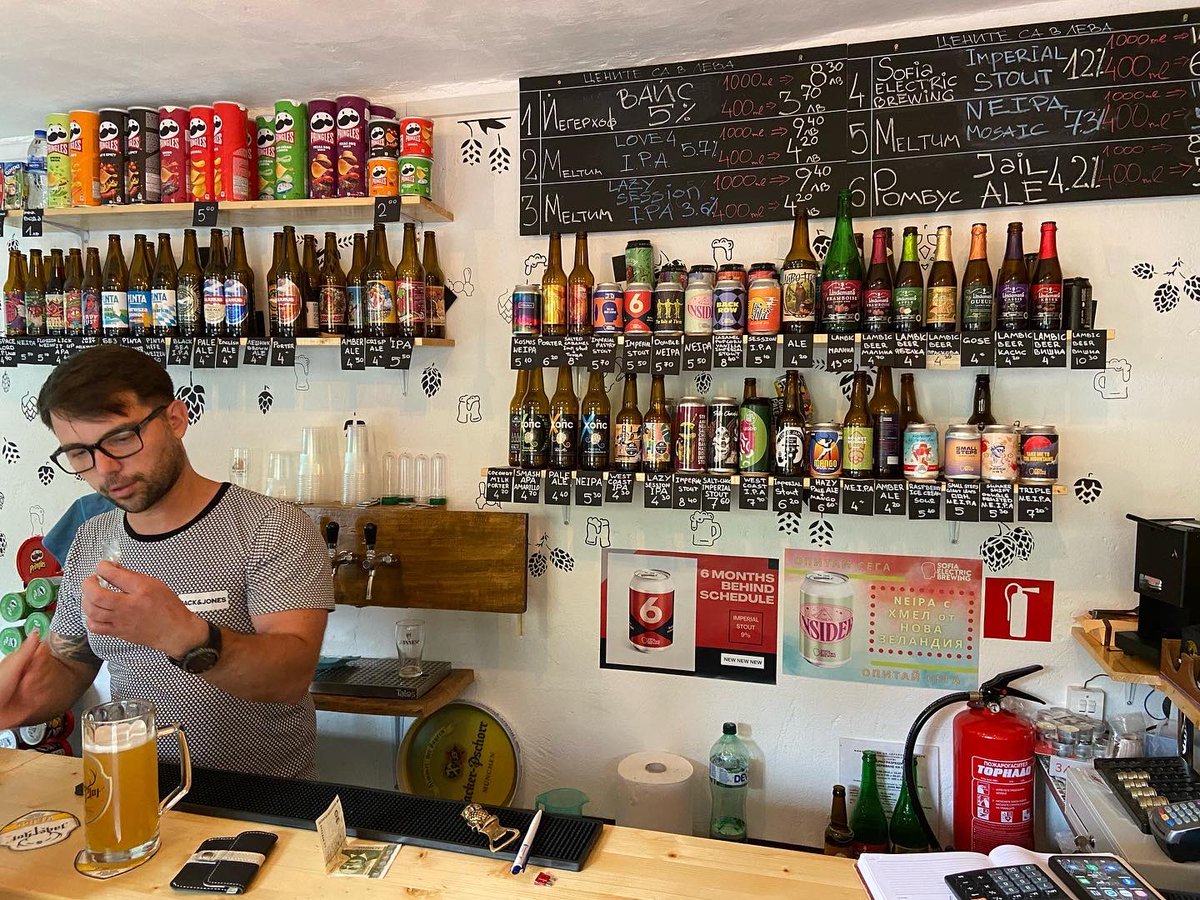 classiccarhols's tweet photo. The Balkans increasingly embracing the craft ale revolution. Full of draught local brewers this one happens to be in Central Bulgaria. 
Join us for a Lick it Up, followed by a Turbo Lover, and end the evening with a Jail Ale, via https://t.co/4qI7S5qDLM
#craftbeer #BalkanHolidays https://t.co/4pVW4bZ5rd