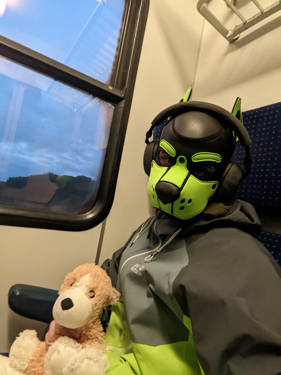 PupWrafie's tweet photo. @csdzwickau @DB_Bahn Moar #puppy #train pics owo. Wraff!πΎ
#bahn #pupplay #puppyplay #humanpup #gaypup #bahngay https://t.co/BcL4sZWPVk