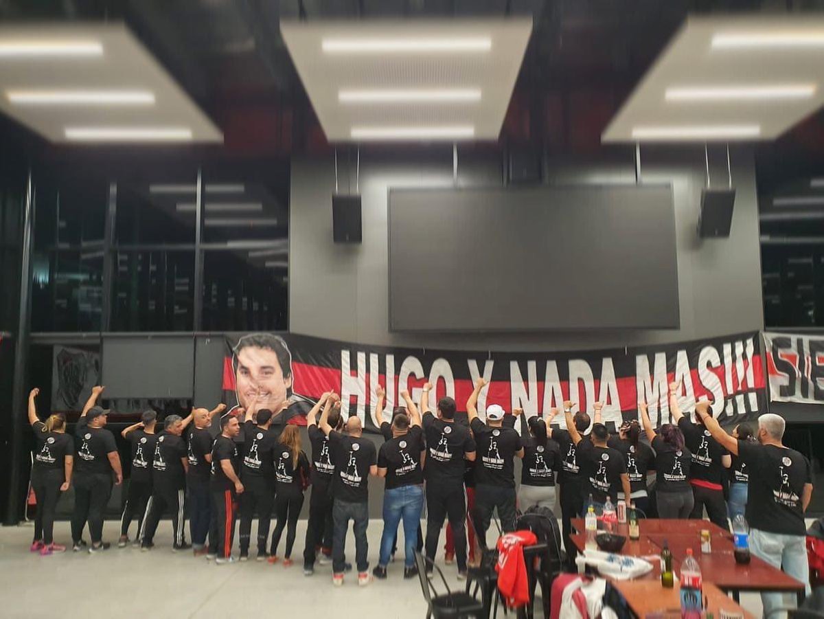 ElRiverTour's tweet photo. Esta es tu hinchada, esta es tu gente!!!
#RIVERYNADAMAS
#HUGOYNADAMAS
#RT https://t.co/XZsgvDo3qD