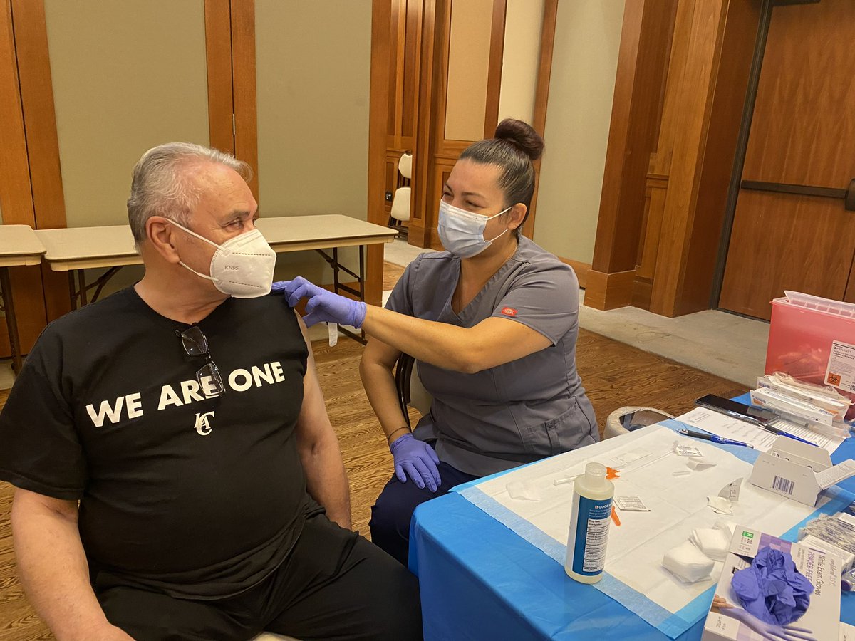 Nice turnout today for our annual Flu Clinic at Founders Hall.  Flu shots as well as COVID boosters are available.   It runs until 2:00p today.  Stop by.  Register at CityofCalabasas.com/flu