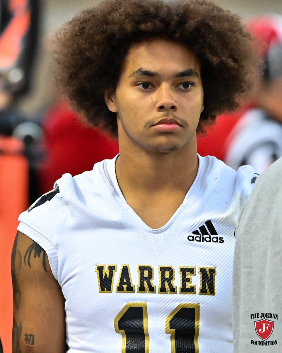 WCHSFBCLUB's tweet photo. Happy Warrior birthday to David!!! Have a great day! 🎈🥳 @WARRENCENTRALFB @mikekirschner1 https://t.co/GLxRxcm15y