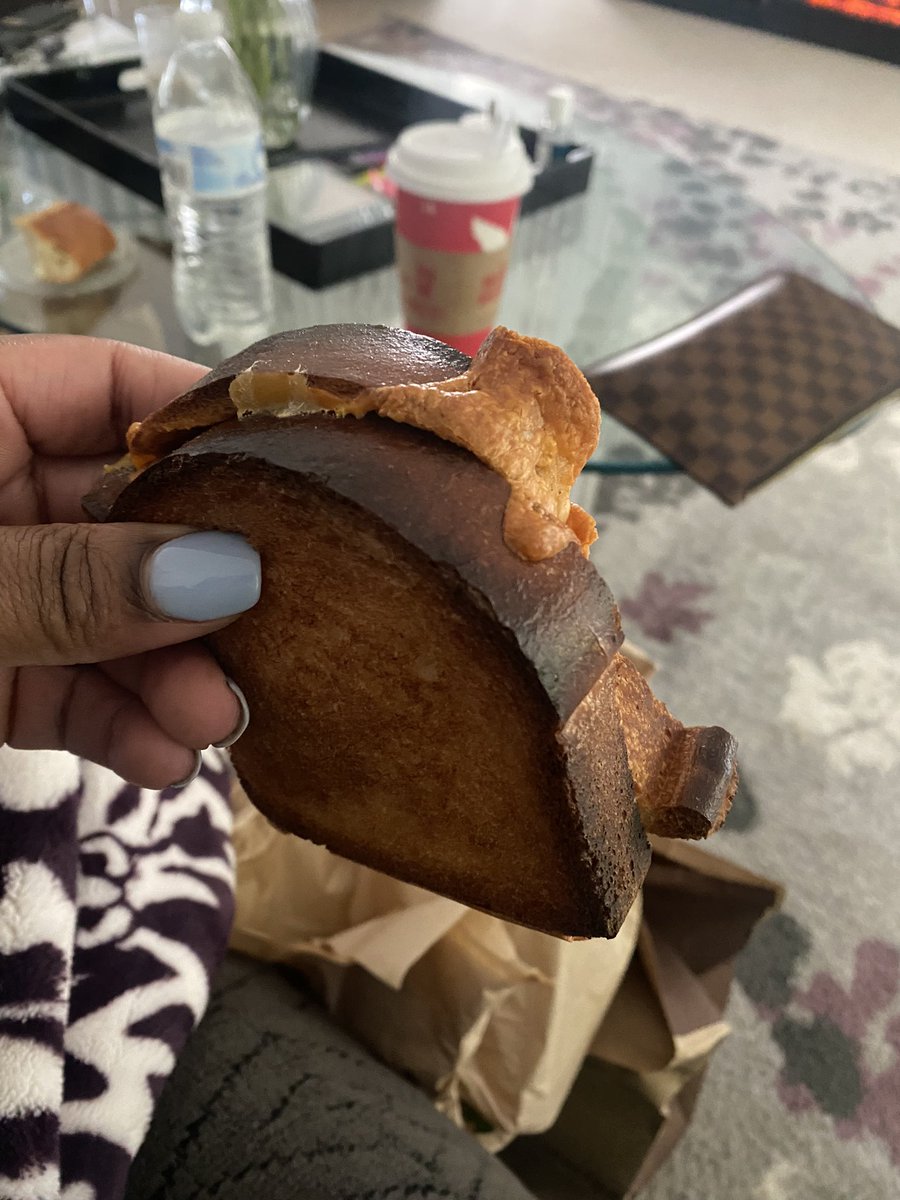 _ttaylie's tweet photo. @panerabread knows they’re wrong for giving me this burnt ass grilled cheese 😒 https://t.co/E2LTLZxggh