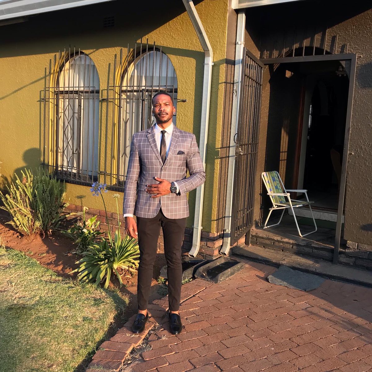 AwAThabang's tweet image. Working on the Weekend like Usual…🕴🏽

#AmbitiousWeAre • #DefinitePurpose • #DapperBlackMan • #Generaal • #AWA