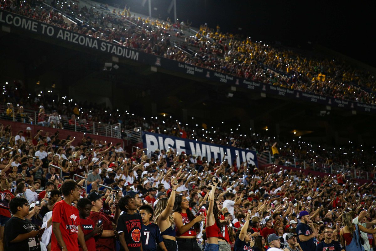 AZATHLETICS's tweet image. We're giving away two tickets to tonight's game!

Retweet this tweet for your chance to win!

#RiseWithUs | @ArizonaFBall