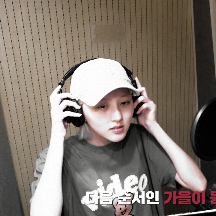 gaeulzip's tweet photo. kim “loves attracting women” gaeul https://t.co/cd16JiXX3Q