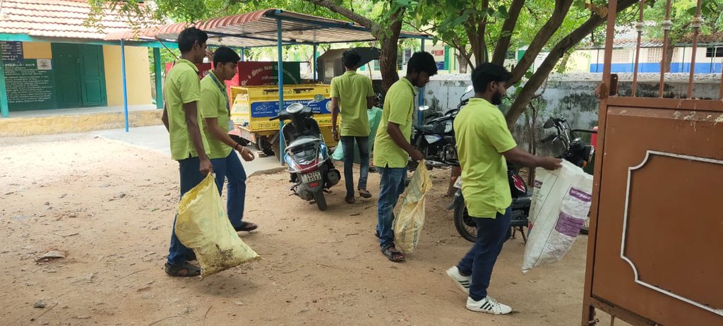 nsskpriet's tweet photo. Team NSS-UBA of KPR Institute of Engineering and Technology, conducted a cleanIndia 2.0 campaign at Rasipalayam village on 01.10.2022. 36 kilograms of plastic and paper solid waste were collected by 8 male volunteers and handed over to the panchayat office at Rasipalayam village. https://t.co/faJhm6in8Y