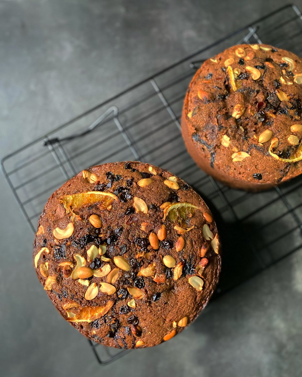 _Vanilladaddy's tweet photo. Fruit cake is always a vibe✅
Uhmm..,premium enjoyment😁
I smell Christmas🎅😎
#arewatwittercommunity #kanotwittercommunity #bigmanscake https://t.co/DsZBN1GTd7