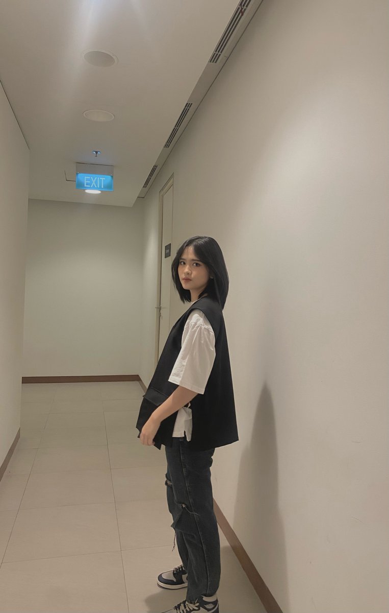 Adelreva tweet media