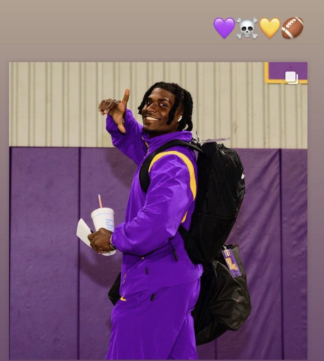 ItsRe_OrNoThing's tweet photo. Check my young man out today at 6pm he gonna show out like always #13 let’s get it Joe💜💛🫶🏽🏈7️⃣ https://t.co/hFghpv88TQ