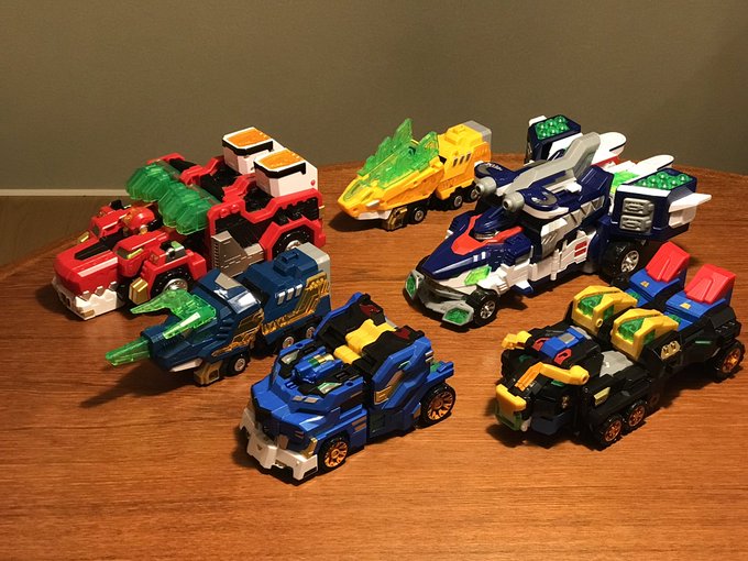 カッコいい、重い、デカい三拍子揃って完全優勝…武器も早く欲しい… 