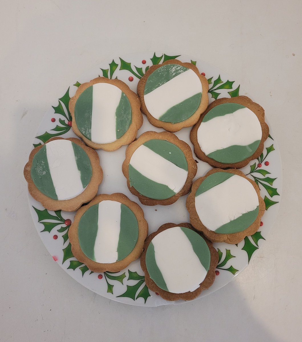 Oekaetchukoo's tweet photo. Happy birthday 🇳🇬 
#Nigeria is 62. Celebrating with independence day inspired biscuits. https://t.co/TwhBtn8P1b