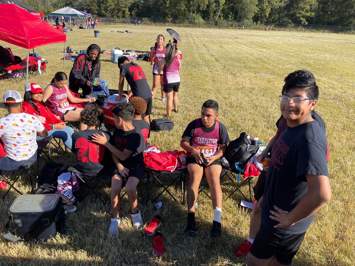 SIS_HISD's tweet photo. Letβs go Spartans!! ππ»ββοΈππ»ββοΈ #MSCrossCountry https://t.co/HTqa50K5Ju