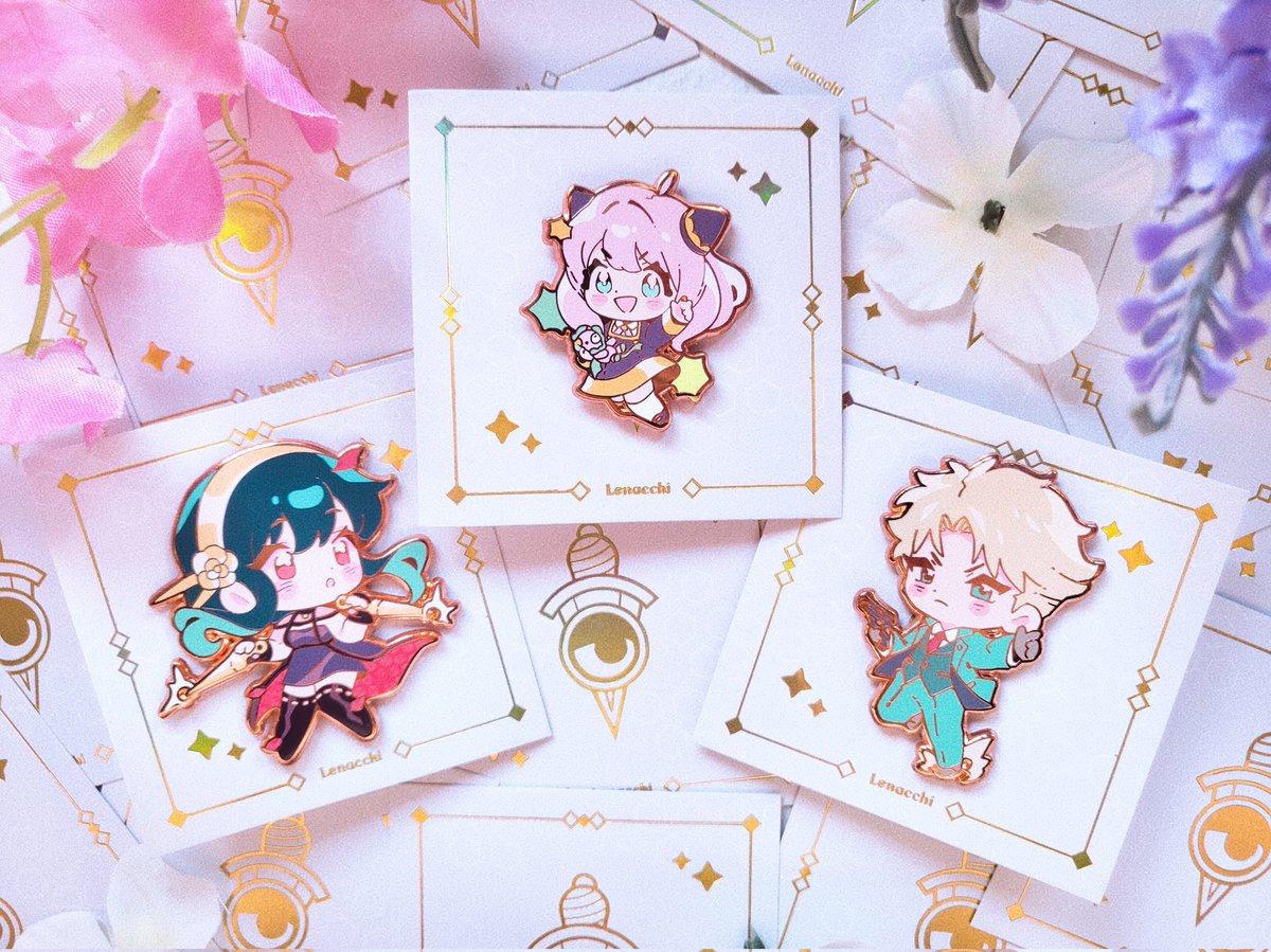 LenacchiArt's tweet photo. 🌼GIVEAWAY TIME🌼

It's been almost a year since my last giveaway, and today's #SPY_FAMILY return is the perfect occasion for a new one 👀💗

✦ Winner gets the whole family💫
✦ RT + Follow to enter
✦ Ends October 17
✧ Pre0rders open as well! 

🍀🍀🍀 https://t.co/zmKLDvHpOv