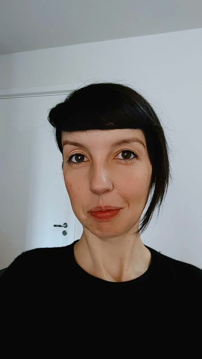 lariblink's tweet photo. I look like a pencil 🥲
#fleabag #likeapencil #itsfrench https://t.co/mA5dzekrqr