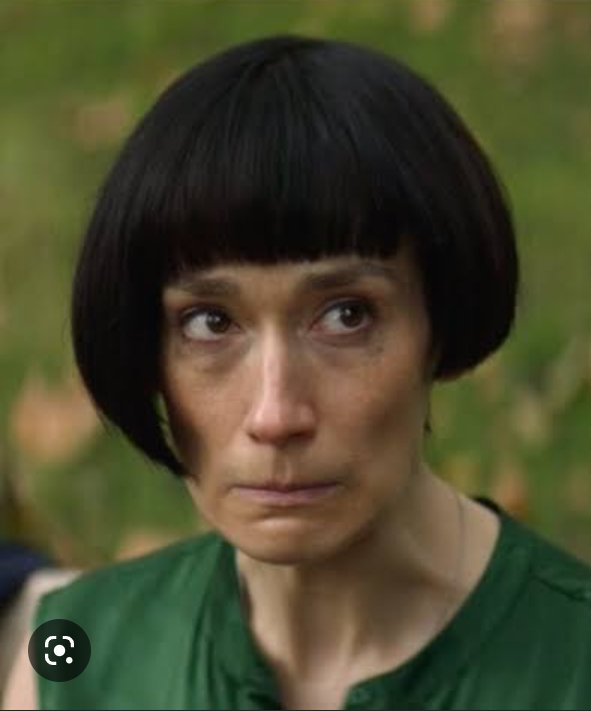 lariblink's tweet photo. I look like a pencil 🥲
#fleabag #likeapencil #itsfrench https://t.co/mA5dzekrqr