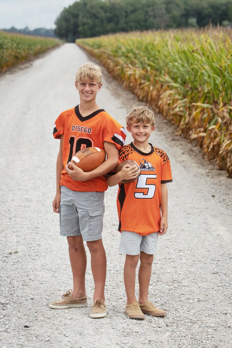 Our boys of fall.❤️ And there is no one Max looks up to more than Mason. 
Thank you @kelseyrollins for the great picture.