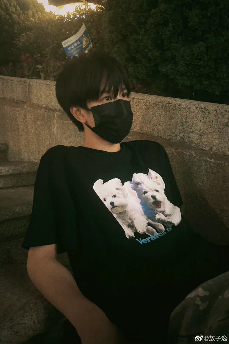 PenguinAZY_TH's tweet photo. #AoZiyi WEIBO UPDATE 2022.10.01

"มาแชร์ภาพนักท่องเที่ยวท่านหนึ่งครับ" (1/2)

วันนี้เป็นวันชาติจีนค่ะ เป็นวันหยุดของเด็กน้อยจื่ออี้~
แปลผิดพลาดประการใ�� ขออภัยด้วยนะคะ
#อ๋าวจื่ออี้ #敖子逸 https://t.co/Q3zHWEfl8Y