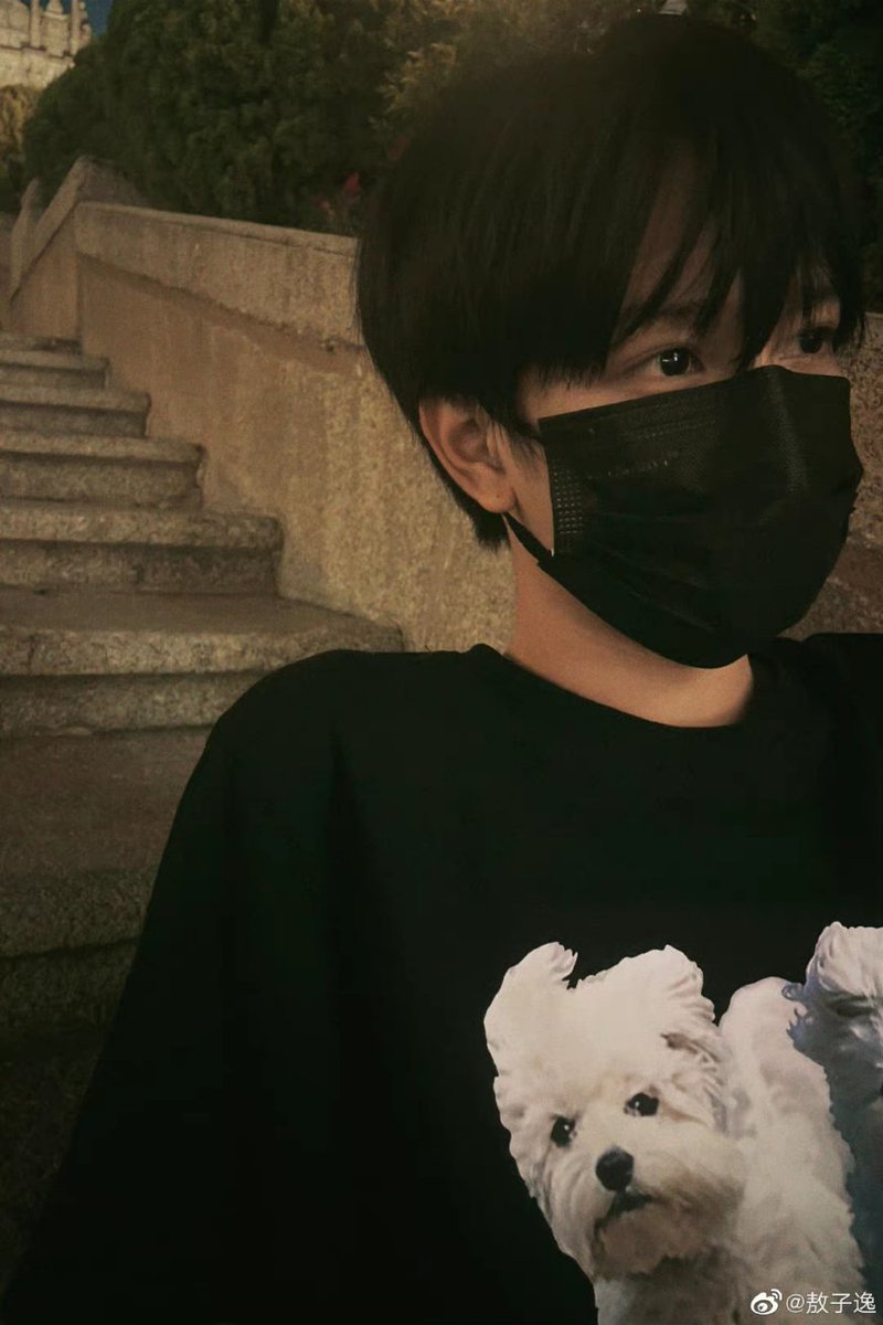 PenguinAZY_TH's tweet photo. #AoZiyi WEIBO UPDATE 2022.10.01

"มาแชร์ภาพนักท่องเที่ยวท่านหนึ่งครับ" (1/2)

วันนี้เป็นวันชาติจีนค่ะ เป็นวันหยุดของเด็กน้อยจื่ออี้~
แปลผิดพลาดประการใ�� ขออภัยด้วยนะคะ
#อ๋าวจื่ออี้ #敖子逸 https://t.co/Q3zHWEfl8Y