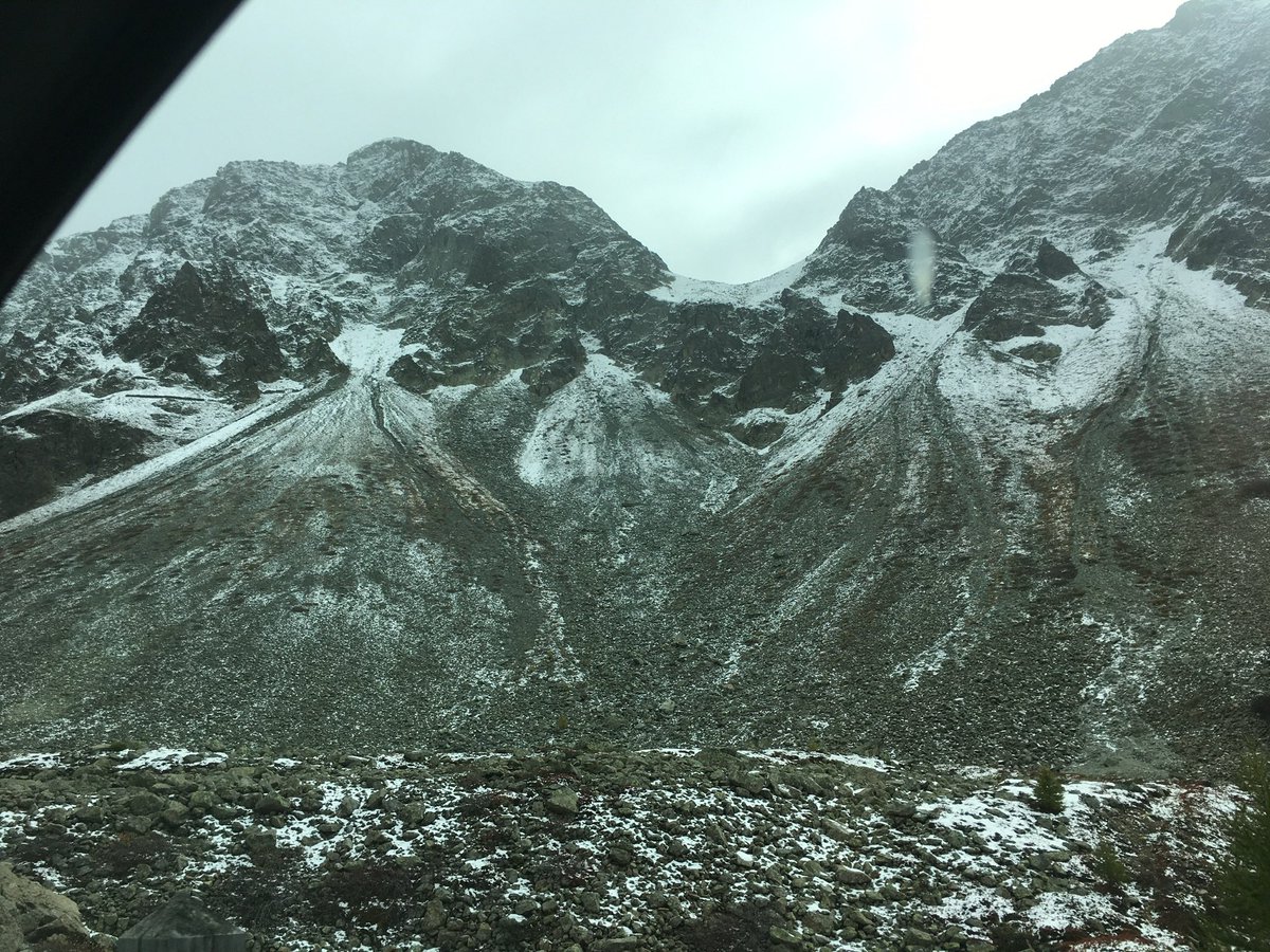 Nischuschi's tweet photo. Winter is coming. #Albulapass https://t.co/ASkTcJztlw