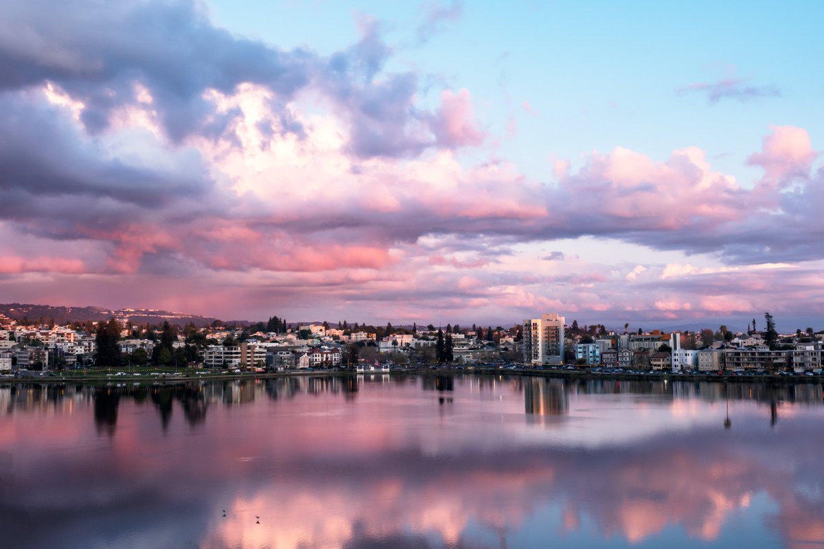 When it's on, it's on. 

#LakeMerritt #balconyview