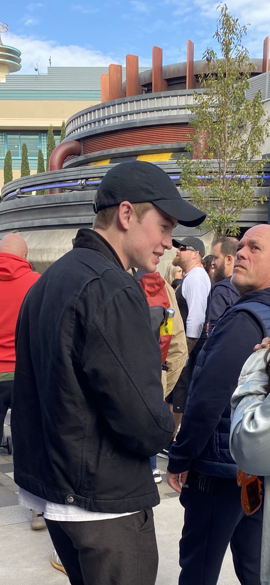 Kit Connor Updates on Twitter "📲 kit_connor Kit Connor with a fan at