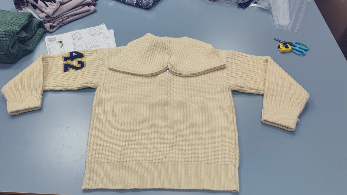 __frvnk_'s tweet photo. ND NATION, since there is no Irish Football on this weekend,allow me to give you some excitement. This is a sneak peek of the Classic ND Varsity sweater made by DON!! Pre-Sale coming soon.100% wool.Made in USA!Vintage SS22 Tees still available@ https://t.co/DJQ4ihz8Ni #GoIrish 🍀 https://t.co/Yfdzw0cbHU
