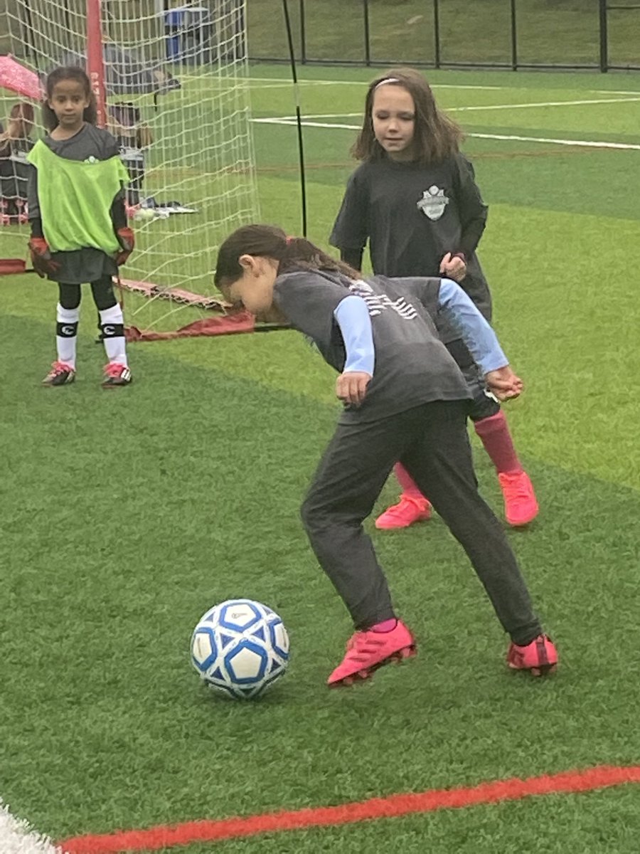 Lopes1stgrade's tweet photo. No amount of rain could keep me away from watching these fierce Warriors on the soccer fiend this morning.  These girls had some moves and those goalies had no fear!  Way to go Warriors! #lovemyfirsties #memuption #mursdinspires https://t.co/dtyYz0PYtc