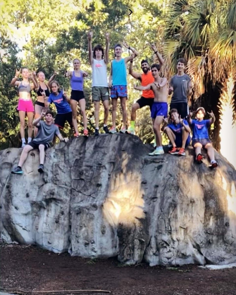 WolfsonXC's tweet photo. Hurricane Ian is out of here so the team tackled some mile repeats on Forest Circle (#iykyk) this morning. Fast, fun run for these athletes as they prepare for Gateway Conference next week.

#wolfsonxc #xcpractice #wolfpack #gopack #forestcircle #sanjose #milerepeats https://t.co/yujcYImU3B