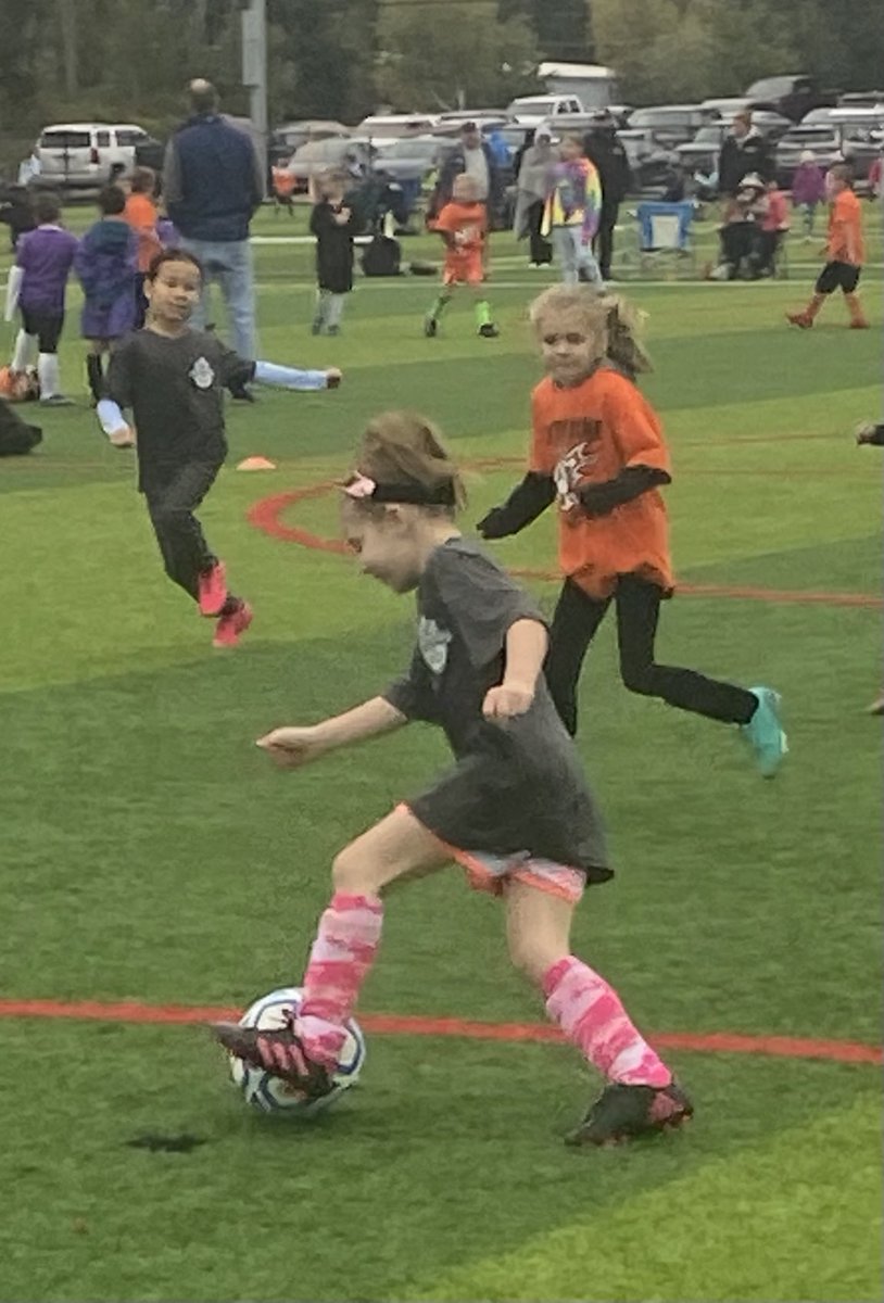 Lopes1stgrade's tweet photo. No amount of rain could keep me away from watching these fierce Warriors on the soccer fiend this morning.  These girls had some moves and those goalies had no fear!  Way to go Warriors! #lovemyfirsties #memuption #mursdinspires https://t.co/dtyYz0PYtc
