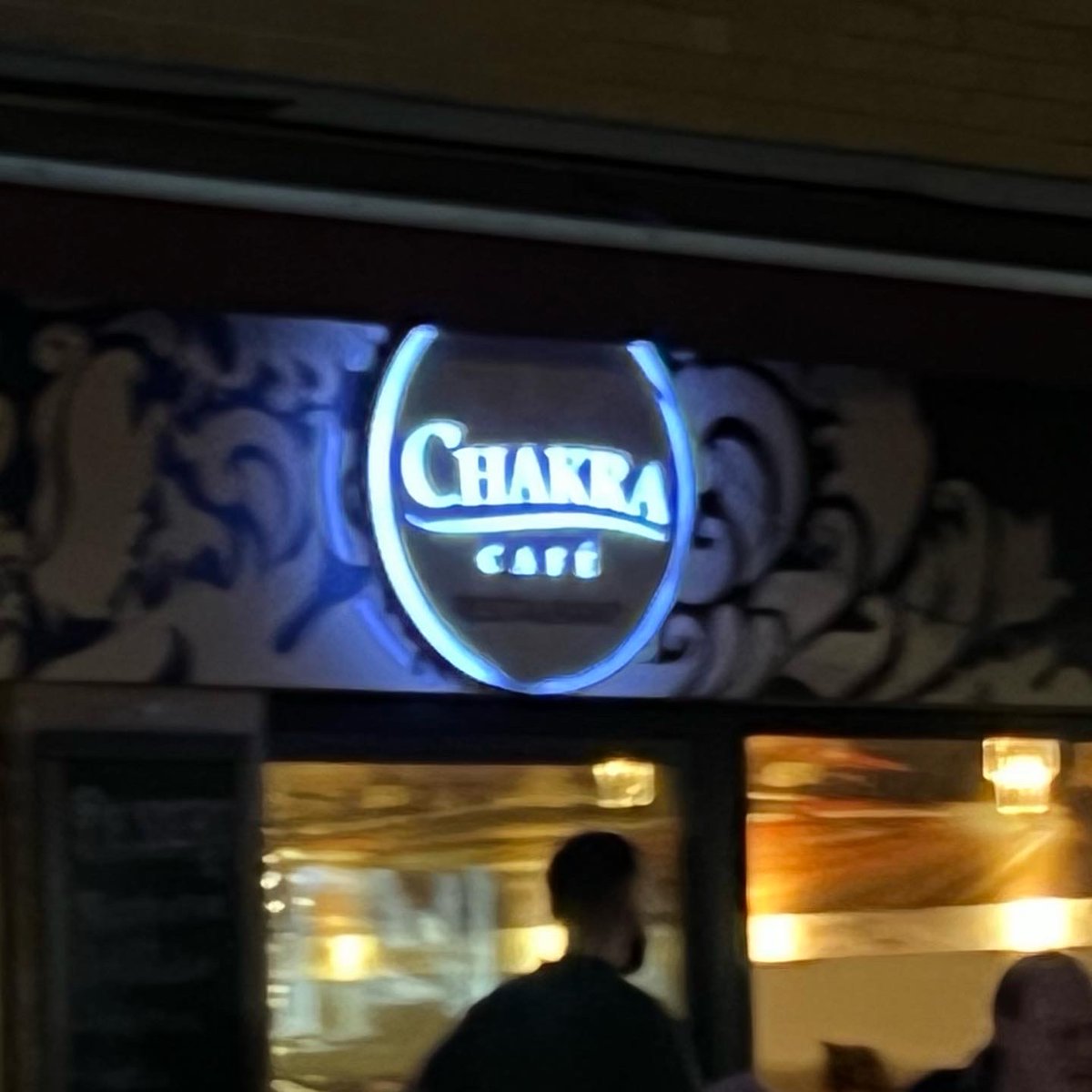 BiFriendsHH's tweet photo. Stammtisch Bi &amp; Friends HH ist jedenfalls dieses Jahr am 1. SA im Monat immer ab 19 Uhr im Chakra, Susannenstr. 11, Nähe S-Bahn Sternschanze.

Gerne mit Anmeldung, falls möglich.

Barrrierefreiheit: eine kleine Stufe, WC ebenerdig, aber eng, nicht din-genormt.

#bifriendshh https://t.co/HBPayENRWw