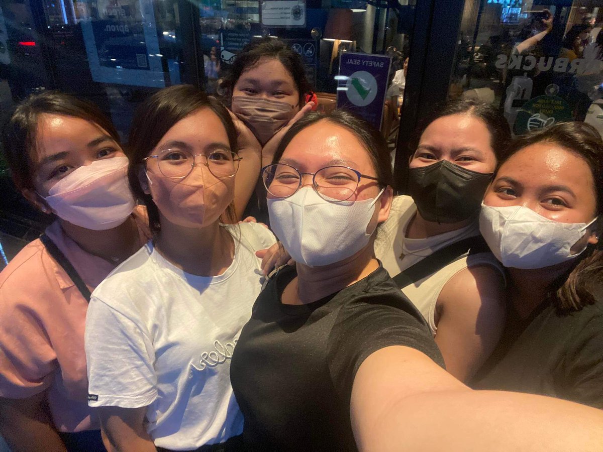 JhhaneLapuz's tweet photo. October first update ❤️ #incompletesquad https://t.co/gxfQ19EgtJ