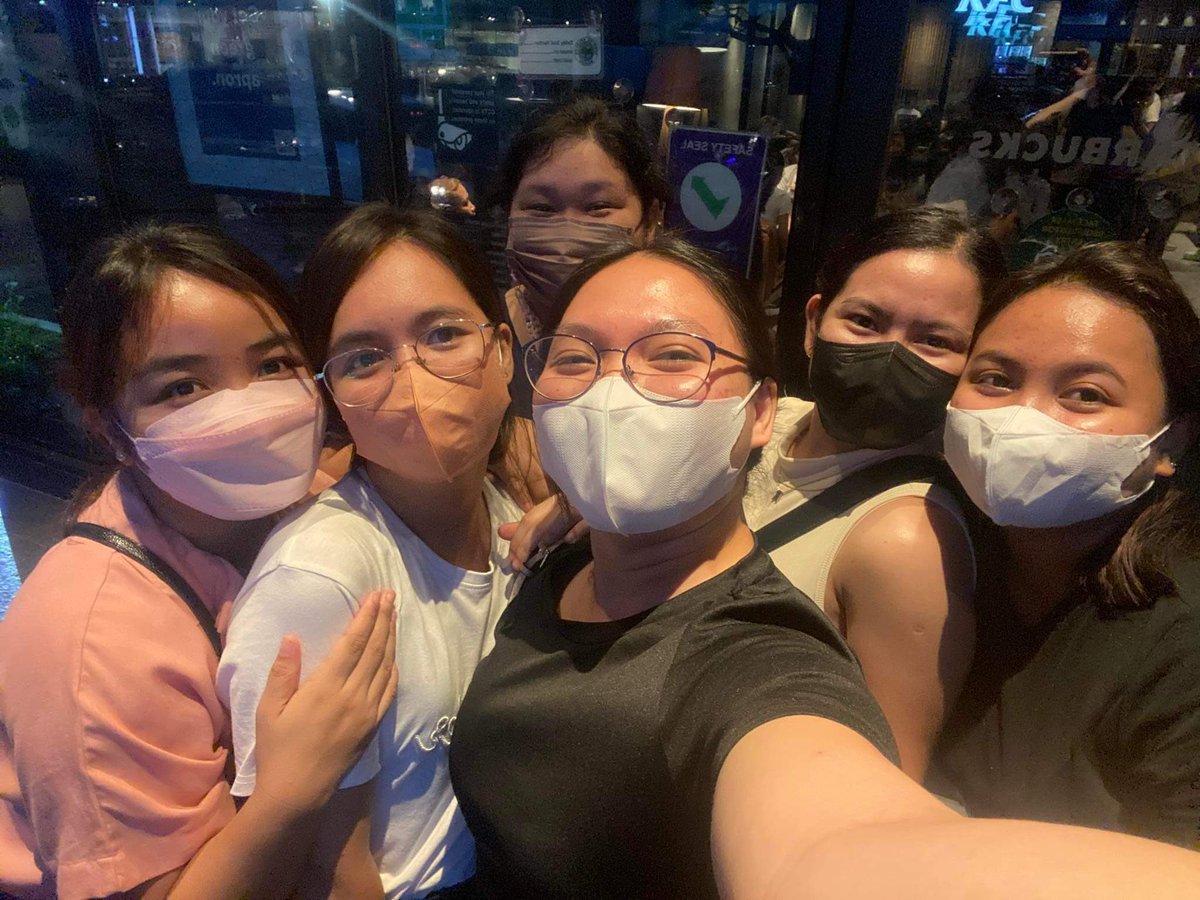 JhhaneLapuz's tweet photo. October first update ❤️ #incompletesquad https://t.co/gxfQ19EgtJ