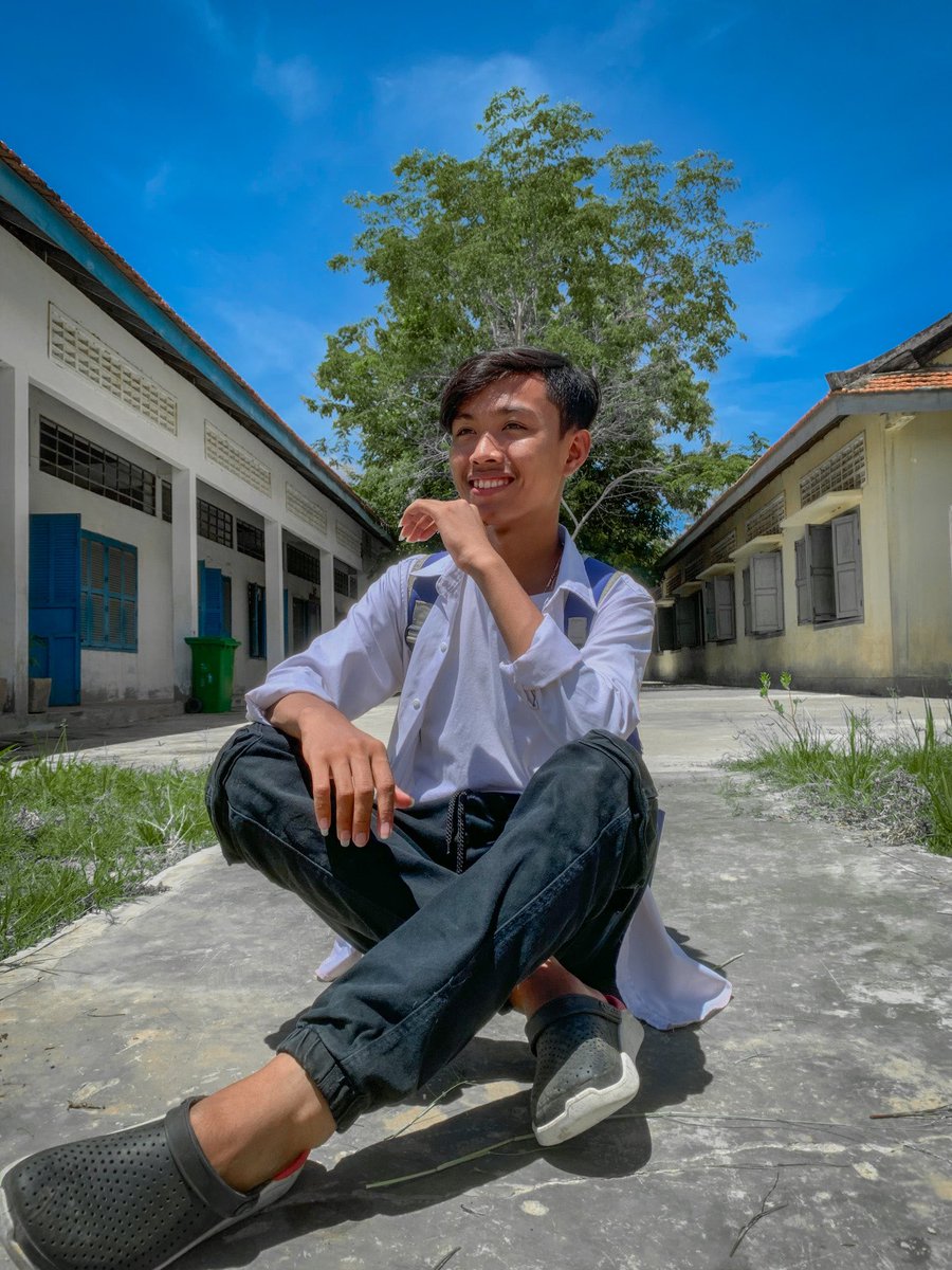 LyMihn's tweet photo. ចង់មានស្នេហា😩😚 https://t.co/MIL8CIWTty