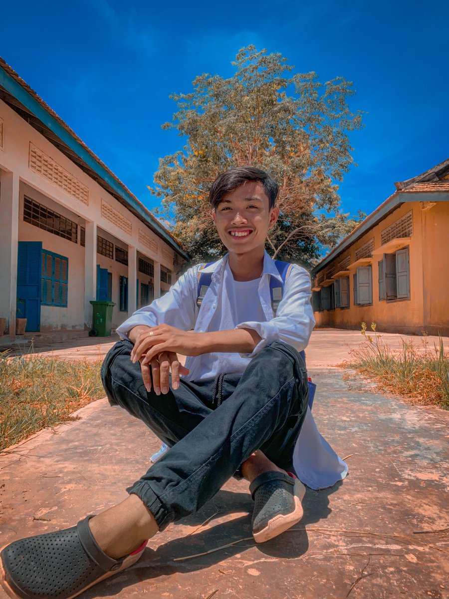 LyMihn's tweet photo. ចង់មានស្នេហា😩😚 https://t.co/MIL8CIWTty