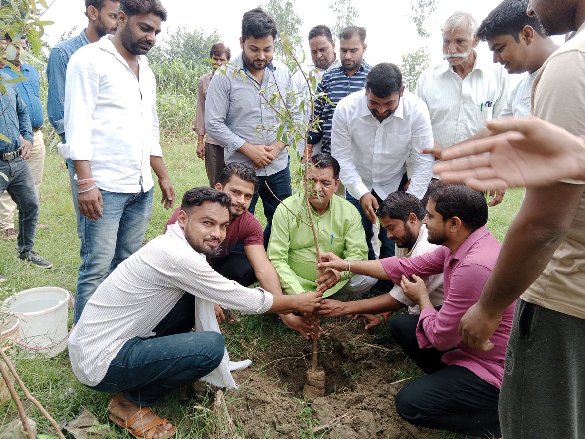 cpsinghlodhibjp's tweet photo. लोकसभा #बुलंदशहर के विधानसभा डिबाई के नरौरा में पौधारोपण किया।
#BulandNaMo
#ModiJiAt72
#SankalpSe100PercentSiddhi बुलंदशहर https://t.co/at7AR46Xql