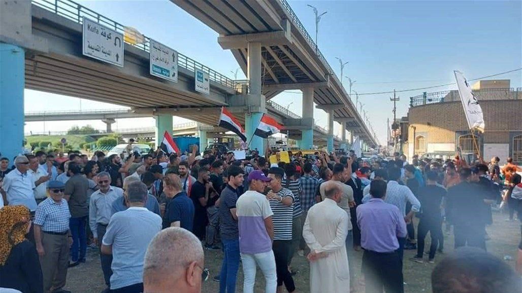 ReporterIraqi's tweet photo. ثوار #النجف_الأشرف 

#مليونية_عراقية #تشرين_ثورة_وطن https://t.co/5FQShoNZ0T