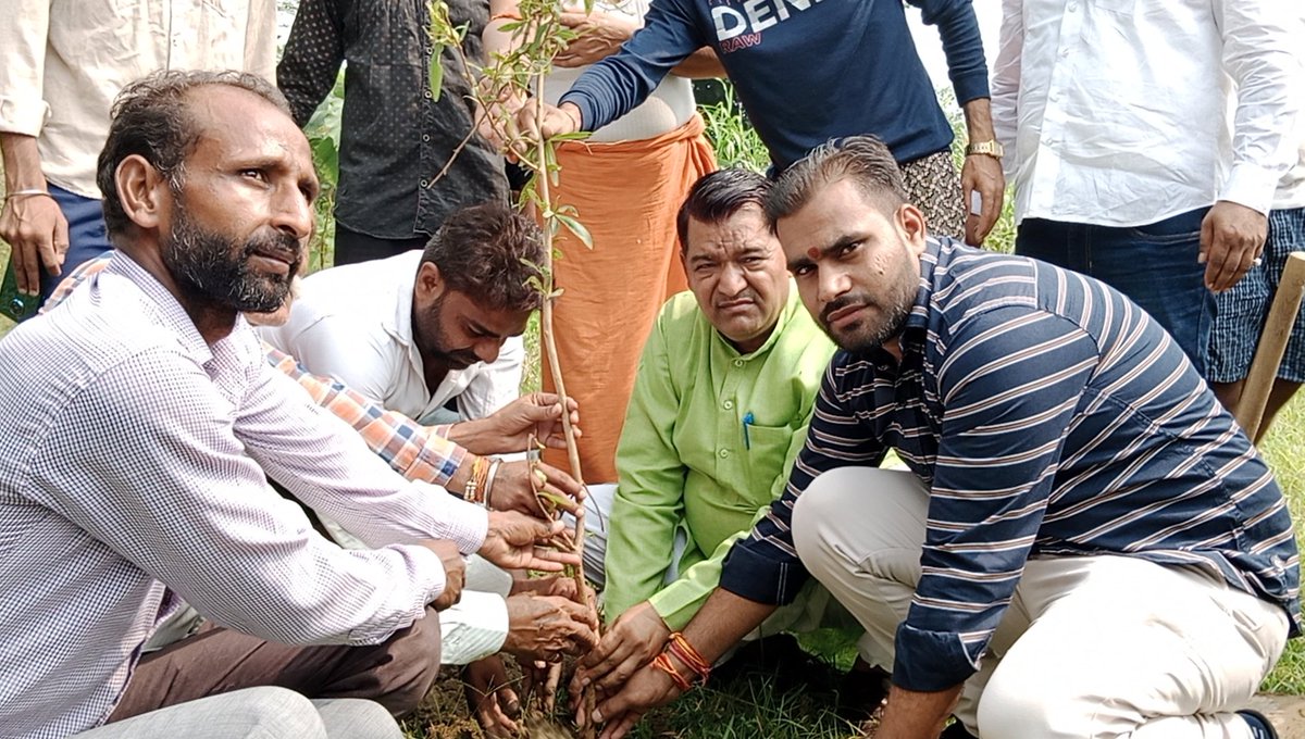 cpsinghlodhibjp's tweet photo. लोकसभा #बुलंदशहर के विधानसभा डिबाई के नरौरा में पौधारोपण किया।
#BulandNaMo
#ModiJiAt72
#SankalpSe100PercentSiddhi बुलंदशहर https://t.co/at7AR46Xql