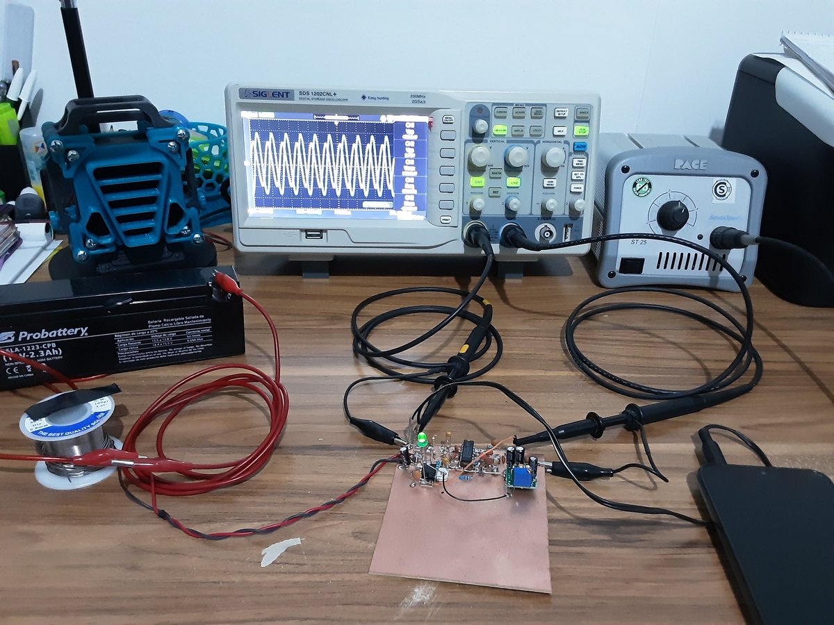 lu2hes's tweet photo. The work to improve ubitx CW capabilities continues, adding a PLL using LM567 to indicate if the received signal is within the filter's passband. https://t.co/jhXV4pgUio