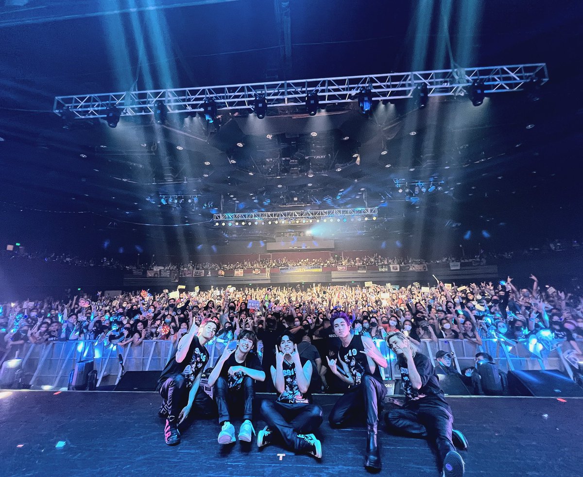 SB19Official's tweet photo. Nakatatak na mo sa among kasing-kasing, CEBU A’TIN! Tonight's concert was one for the books. Daghang salamat! 🤘🏻🕺

Til the next time!
Next stop: CLARK

#WYAT #WYATTour 
#WhereYouAtSB19   
#WYATTourCebu https://t.co/kZTHSGlnF8