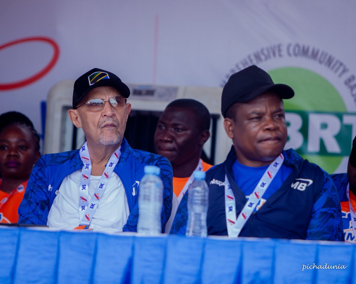 pichadunia's tweet photo. Baadhi ya wahudhuriaji wa mbio za hisani za NMB (NMB Marathon 2022)
📸 na @pichadunia #NMBMarathon https://t.co/yQCGVrFZkJ