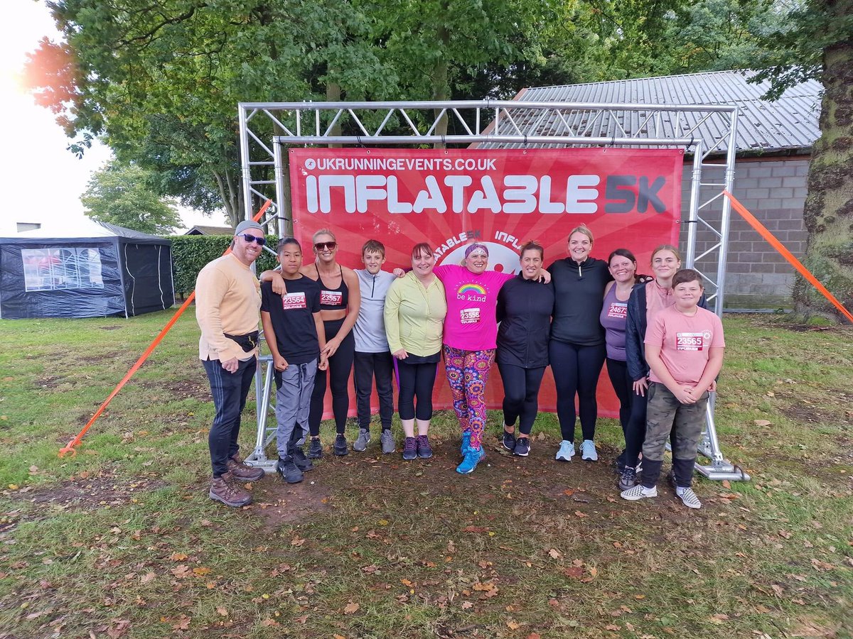 mpft_dn's tweet photo. This is what happens when @mpftnhs OOH’s teams take on a @Inflatable5K …..smashed it 🙌🙌😂😂 @dn_ooh #nurseactive #inflatable5km well done team 👌 https://t.co/izn3XoYrE7