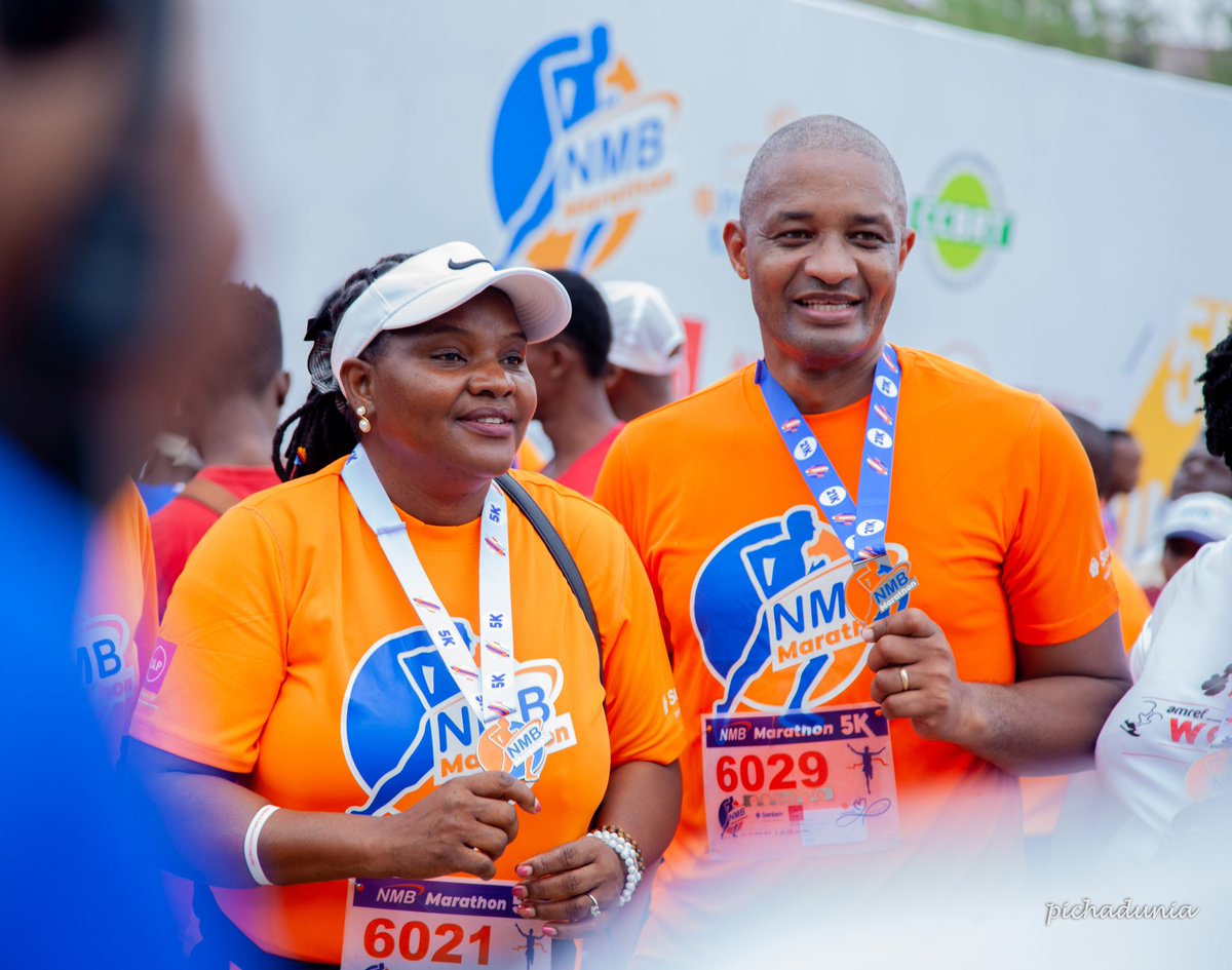 pichadunia's tweet photo. Baadhi ya wahudhuriaji wa mbio za hisani za NMB (NMB Marathon 2022)
📸 na @pichadunia #NMBMarathon https://t.co/yQCGVrFZkJ