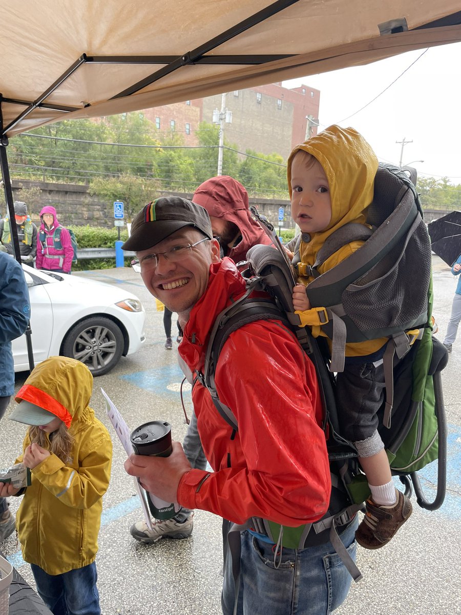 karlbezakmd's tweet photo. So much fun helping out at the #steptrek in the South Side Slopes! Come explore the neighborhood and the stairs and thousands of steps! 🤪 #southsideslopes presented by @UPMC https://t.co/26yZzbQ8oQ