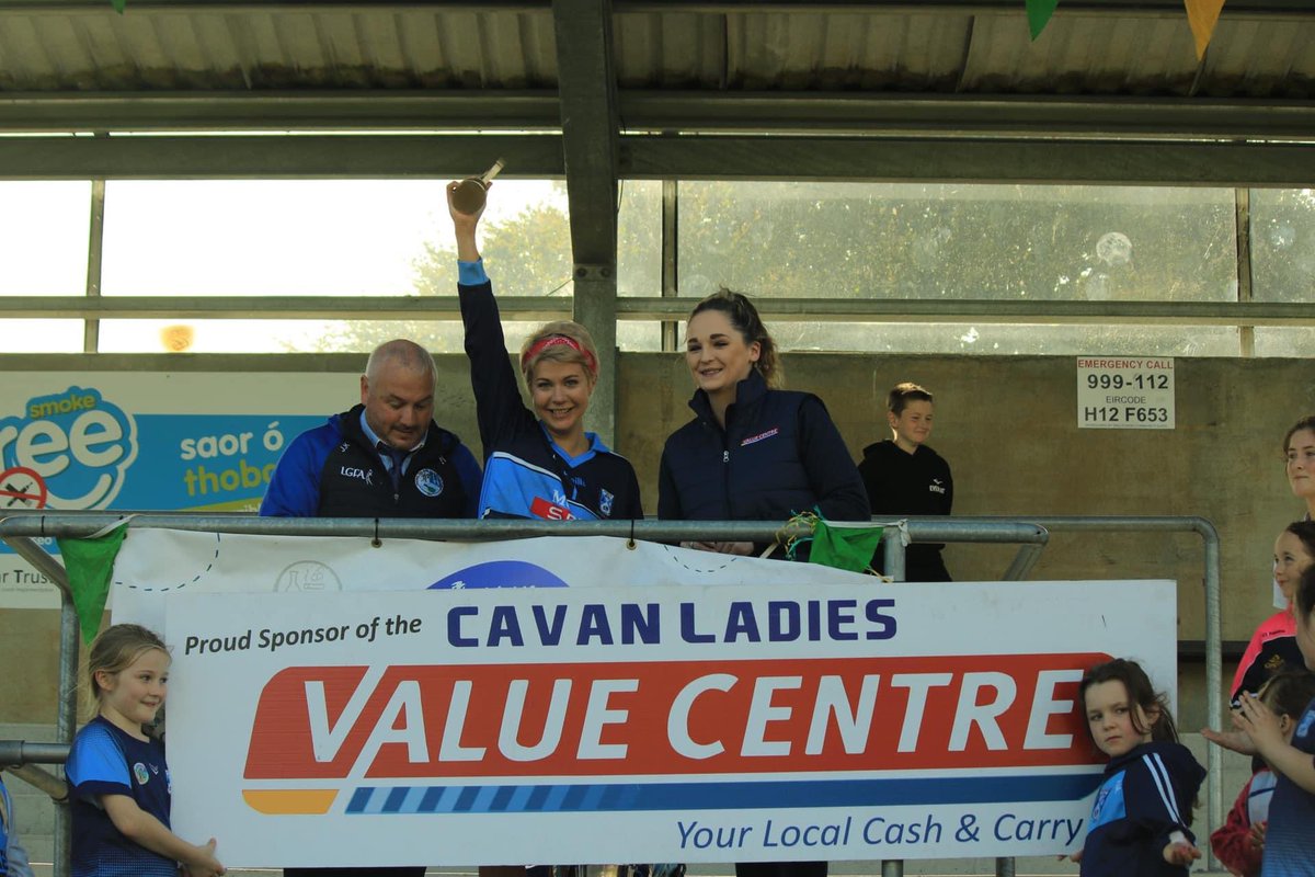 LackenLadies's tweet photo. Valu Centre Junior B Champions 🏆🏆🏆

Full Time 
Lacken B: 5-9(24)
Lurgan B: 3-14(23)

Shoutout to captain Aine Crowe who lifted the cup and well done also to to our fantastic goalkeeper Sinead Kane who received player of the match!

#LackenAbú 

🇧🇼🇧🇼🇧🇼 https://t.co/GfwUqEUOU1