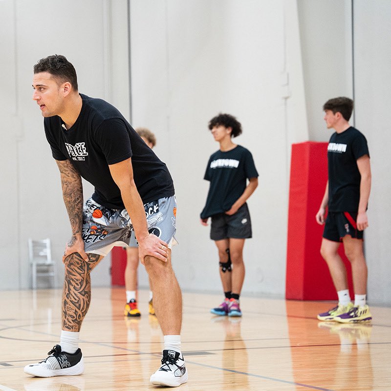JustinOchoa317's tweet photo. Successful first camp!
🔒 DEFENSIVE SKILLS CLINIC 🔒 

Stay tuned for HS-only and MS-only dates coming late October! https://t.co/1llkOJQcdh