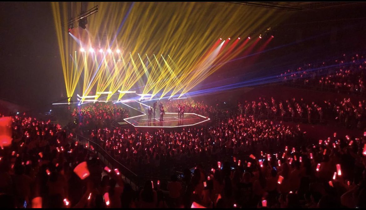 Kony_Kim's tweet photo. We need FLASHBACK Tour ๐ฅ @ygent_official @YG_iKONIC
iKONfire Merahkan JIS
#iKONatJISPHORIA2022
#iKON #์์ด์ฝ @YG_iKON https://t.co/5IOPfFBNLR