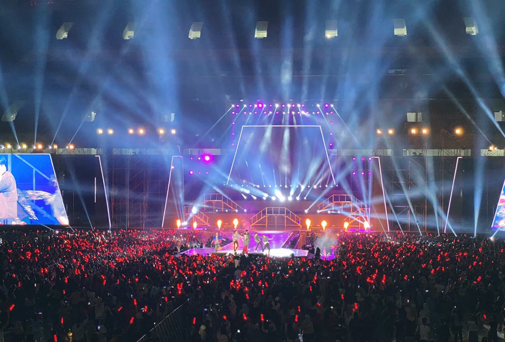 Kony_Kim's tweet photo. We need FLASHBACK Tour ๐ฅ @ygent_official @YG_iKONIC
iKONfire Merahkan JIS
#iKONatJISPHORIA2022
#iKON #์์ด์ฝ @YG_iKON https://t.co/5IOPfFBNLR